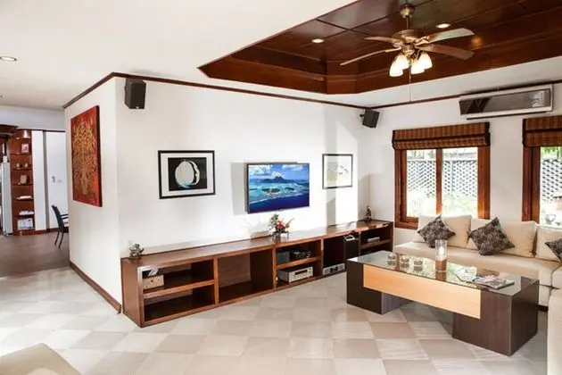 4 Bedrooms Villa