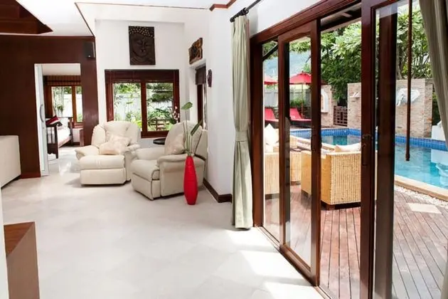 4 Bedrooms Villa