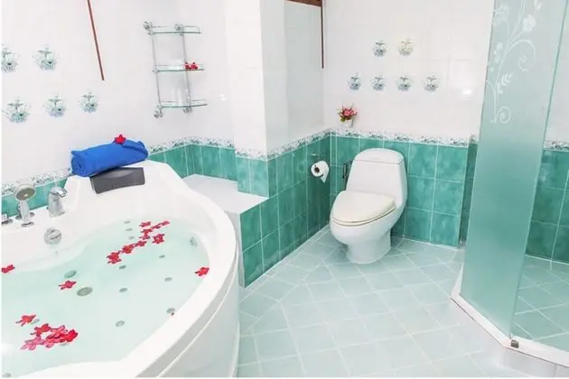 4 Bedrooms Villa