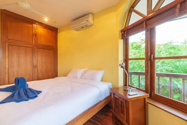4 Bedrooms Villa