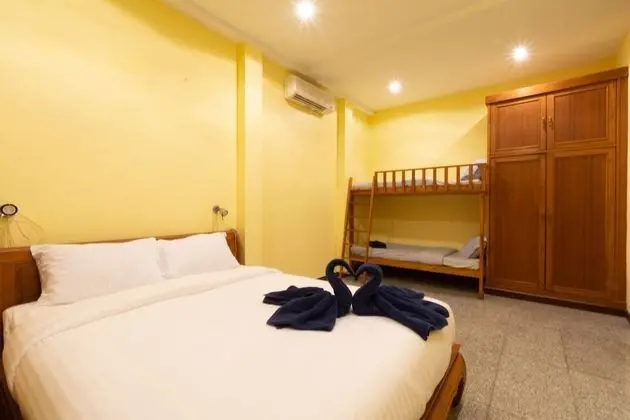 4 Bedrooms Villa