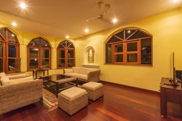 4 Bedrooms Villa