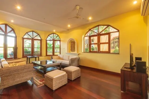 4 Bedrooms Villa