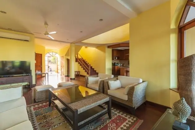 4 Bedrooms Villa