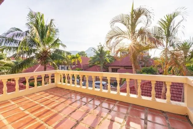 4 Bedrooms Villa