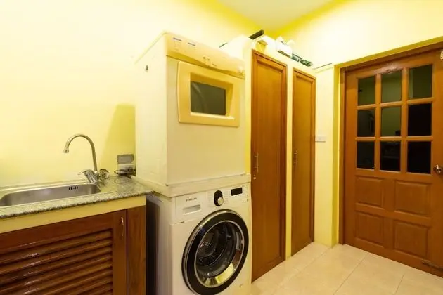 4 Bedrooms Villa
