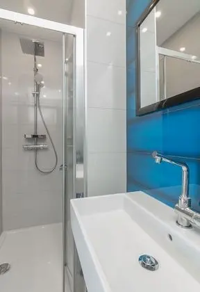 Deluxe Tek Büyük Yataklı Oda, Balkon, Deniz Manzaralı