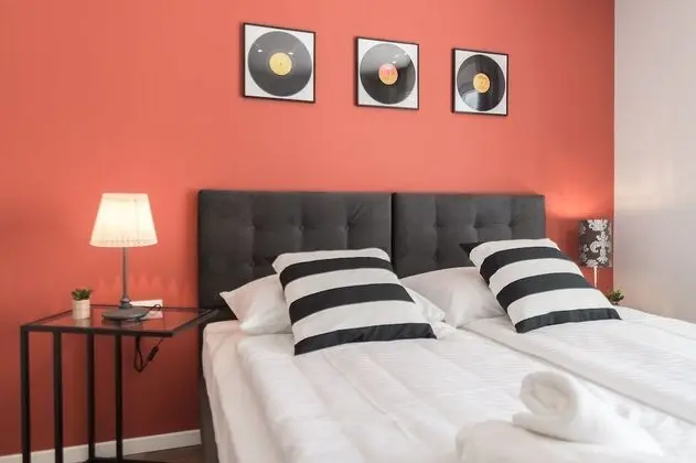 Tek Büyük veya İki Ayrı Yataklı Oda, Balkon