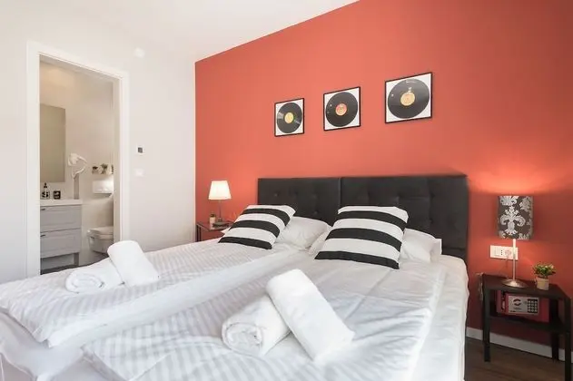 Tek Büyük veya İki Ayrı Yataklı Oda, Balkon