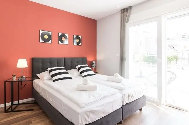 Tek Büyük veya İki Ayrı Yataklı Oda, Balkon