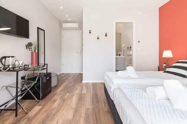 Tek Büyük veya İki Ayrı Yataklı Oda, Balkon