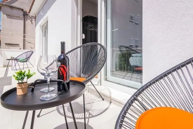 Tek Büyük veya İki Ayrı Yataklı Oda, Balkon