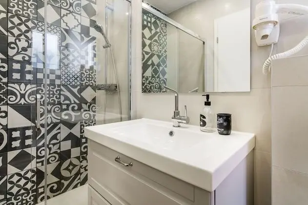 Tek Büyük veya İki Ayrı Yataklı Oda, Balkon