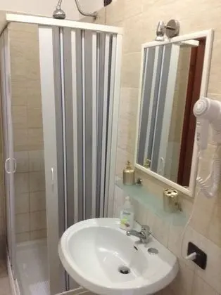 Tek Büyük Yataklı Oda, 1 Büyük (Queen) Boy Yatak, Sigara İçilmez