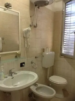 Tek Büyük Yataklı Oda, 1 Büyük (Queen) Boy Yatak, Sigara İçilmez