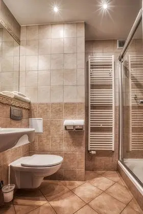 Basic Tek Büyük Yataklı Oda
