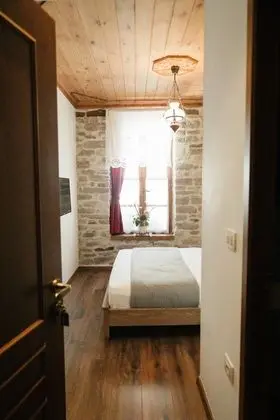 Basic Oda, 1 Büyük (Queen) Boy Yatak