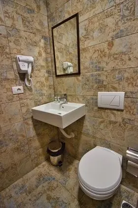 Basic Oda, 1 Büyük (Queen) Boy Yatak