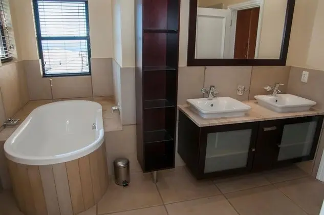 Deluxe Ev, 5 Yatak Odası, Sigara İçilmez, Kısmi Deniz Manzarası