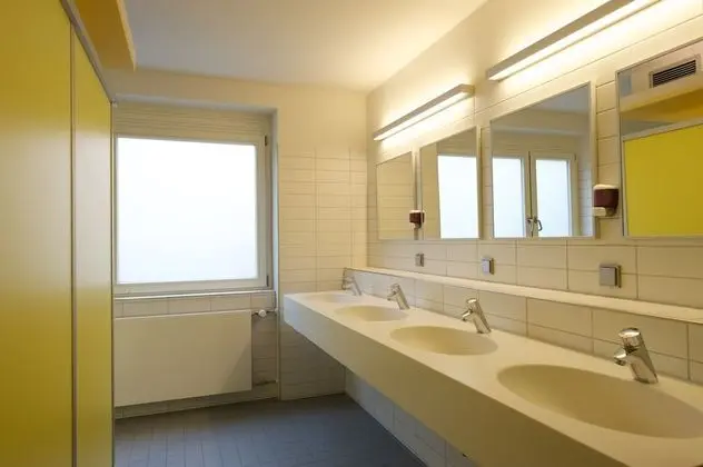 Oda, Ortak Banyo (6 people)