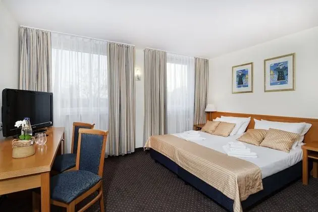 Deluxe Üç Kişilik Oda