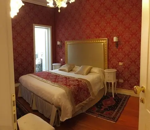 Tek Büyük veya İki Ayrı Yataklı Oda, Balkon