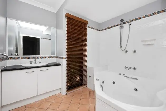 Ev (4 Bedrooms)