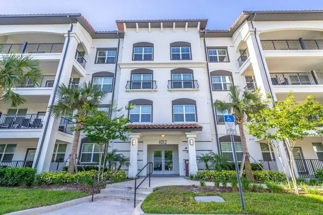 Daire (4012 Vista Cay)