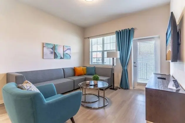 Daire (4012 Vista Cay)