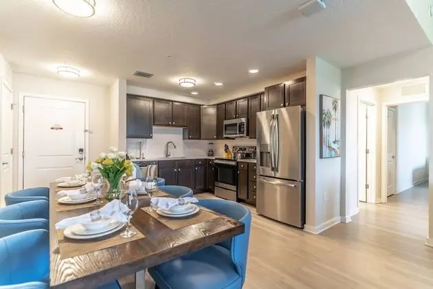 Daire (4012 Vista Cay)