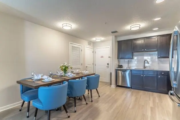 Daire (4012 Vista Cay)