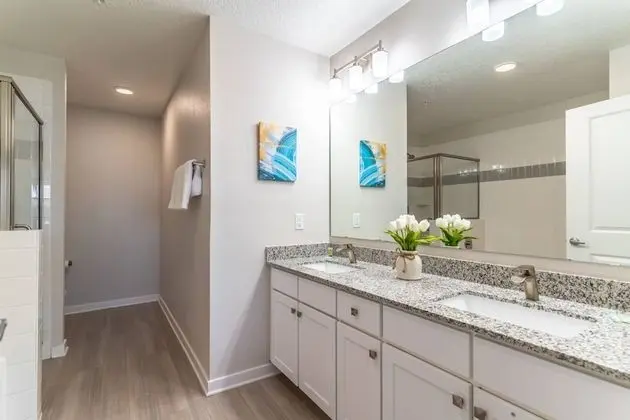 Daire (4012 Vista Cay)