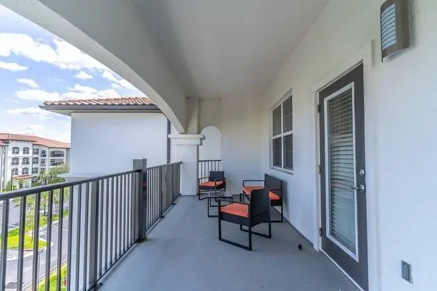 Daire (4012 Vista Cay)