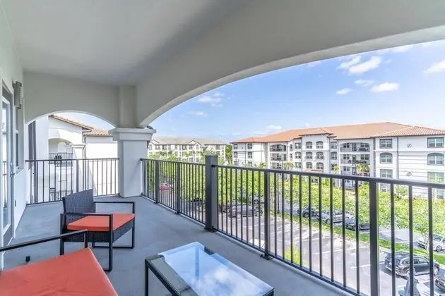 Daire (4012 Vista Cay)