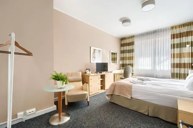 Business Üç Kişilik Oda (with shared bathroom)