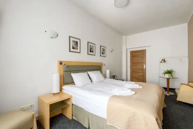 Business Üç Kişilik Oda (with shared bathroom)