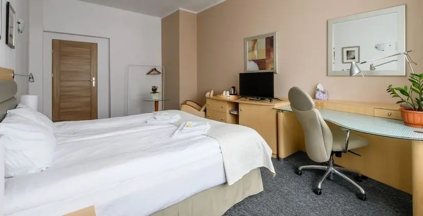 Business Üç Kişilik Oda (with shared bathroom)