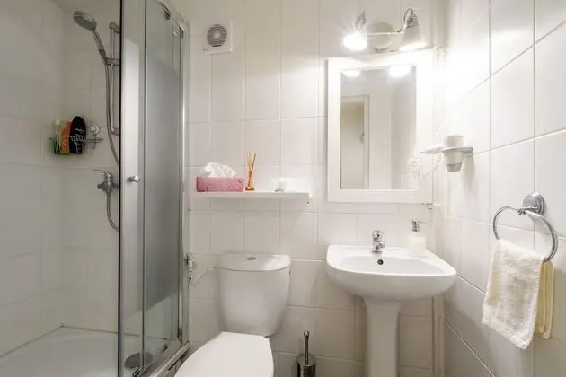 Grand Oda (with shared bathroom)