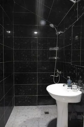 Üç Kişilik Oda, Balkon