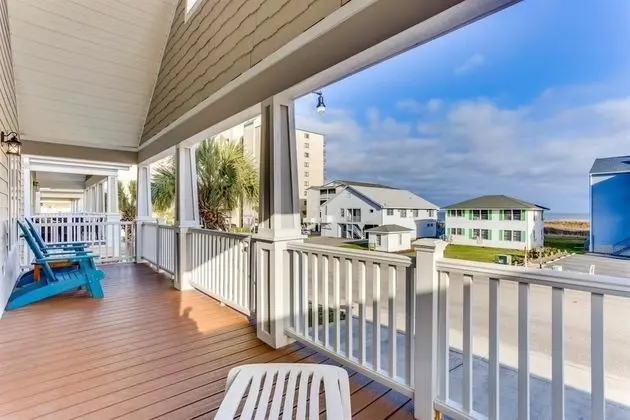 Ev (4100 South Ocean Blvd)