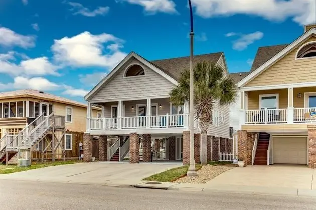 Ev (4100 South Ocean Blvd)