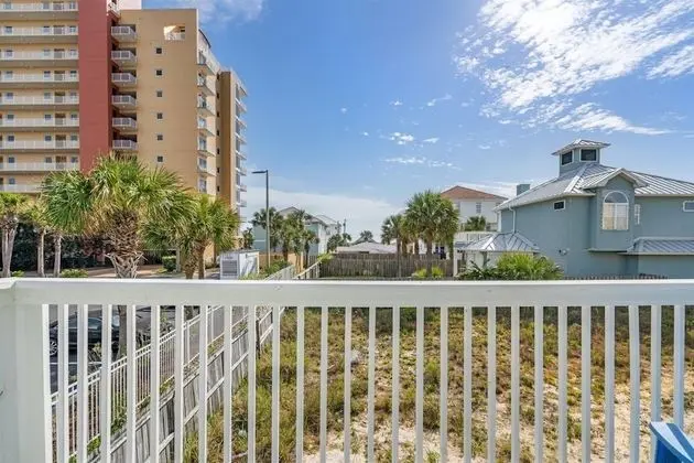 Ev (4109 A Safari St)