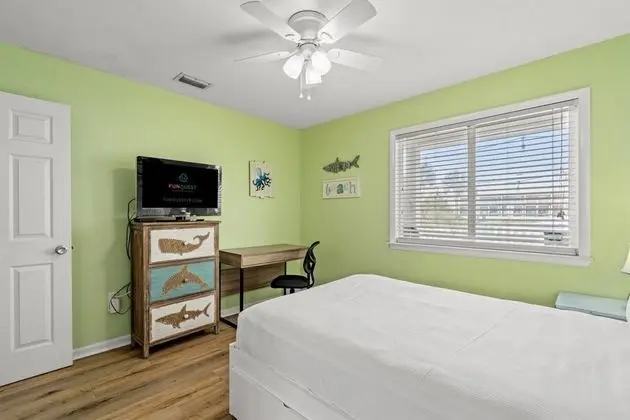 Ev (4109 A Safari St)