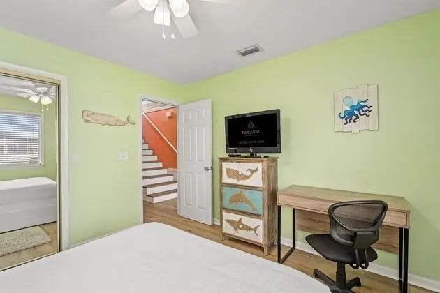 Ev (4109 A Safari St)