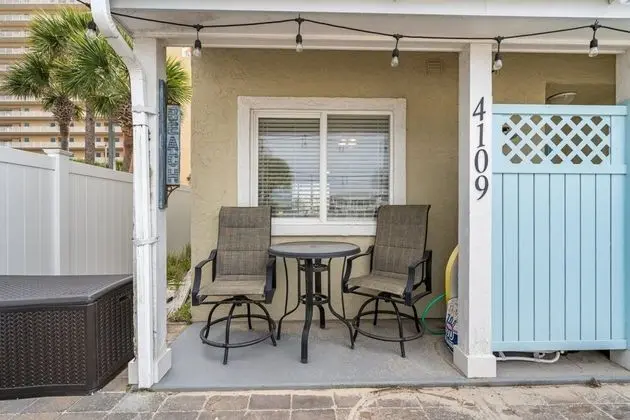 Ev (4109 A Safari St)