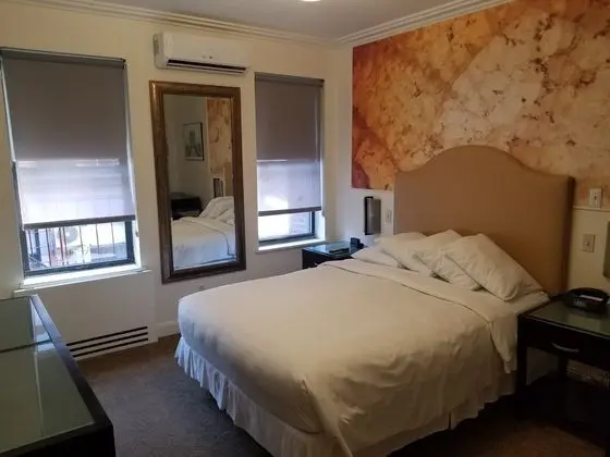 Çift ​​kişilik Premium Queen Bed