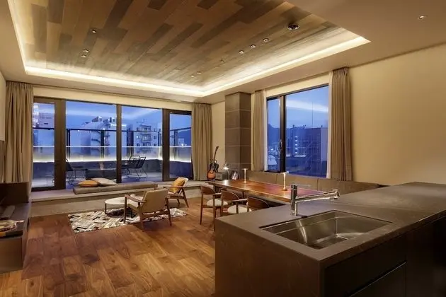 Süit, Sigara İçilmez (PENTHOUSE)