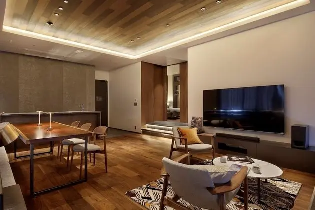 Süit, Sigara İçilmez (PENTHOUSE)