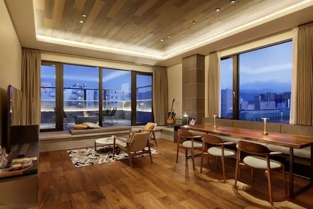 Süit, Sigara İçilmez (PENTHOUSE)
