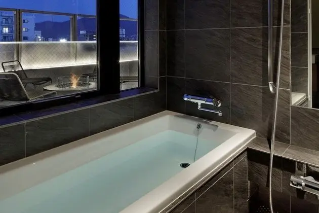 Süit, Sigara İçilmez (PENTHOUSE)